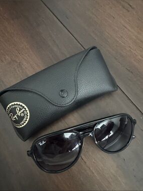 Ray-Ban Black Aviator Sunglasses